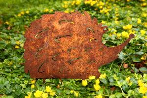 Mehr über den Artikel erfahren Gestalte deinen Garten mit langlebigen Gartensteckern aus Rost