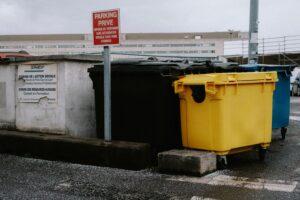 Mehr über den Artikel erfahren Mülltonnen ade: Wie eine Mülltonnenbox das Stadtbild verschönert