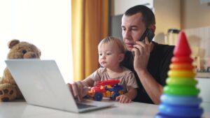 Mehr über den Artikel erfahren Work-Life-Balance für berufstätige Eltern
