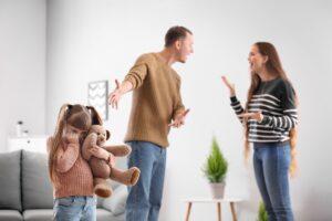 Mehr über den Artikel erfahren Konflikte in der Familie – Emotionen raus, Lösungen rein: Wie man wieder sachlich wird